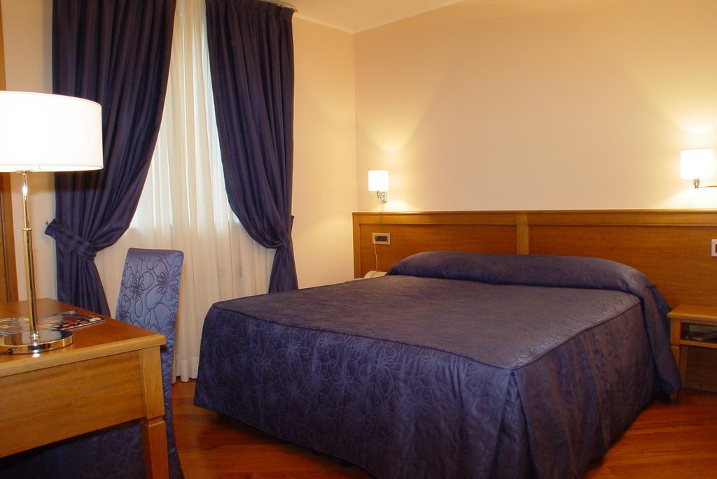 Hotel Iris Génova Habitación foto