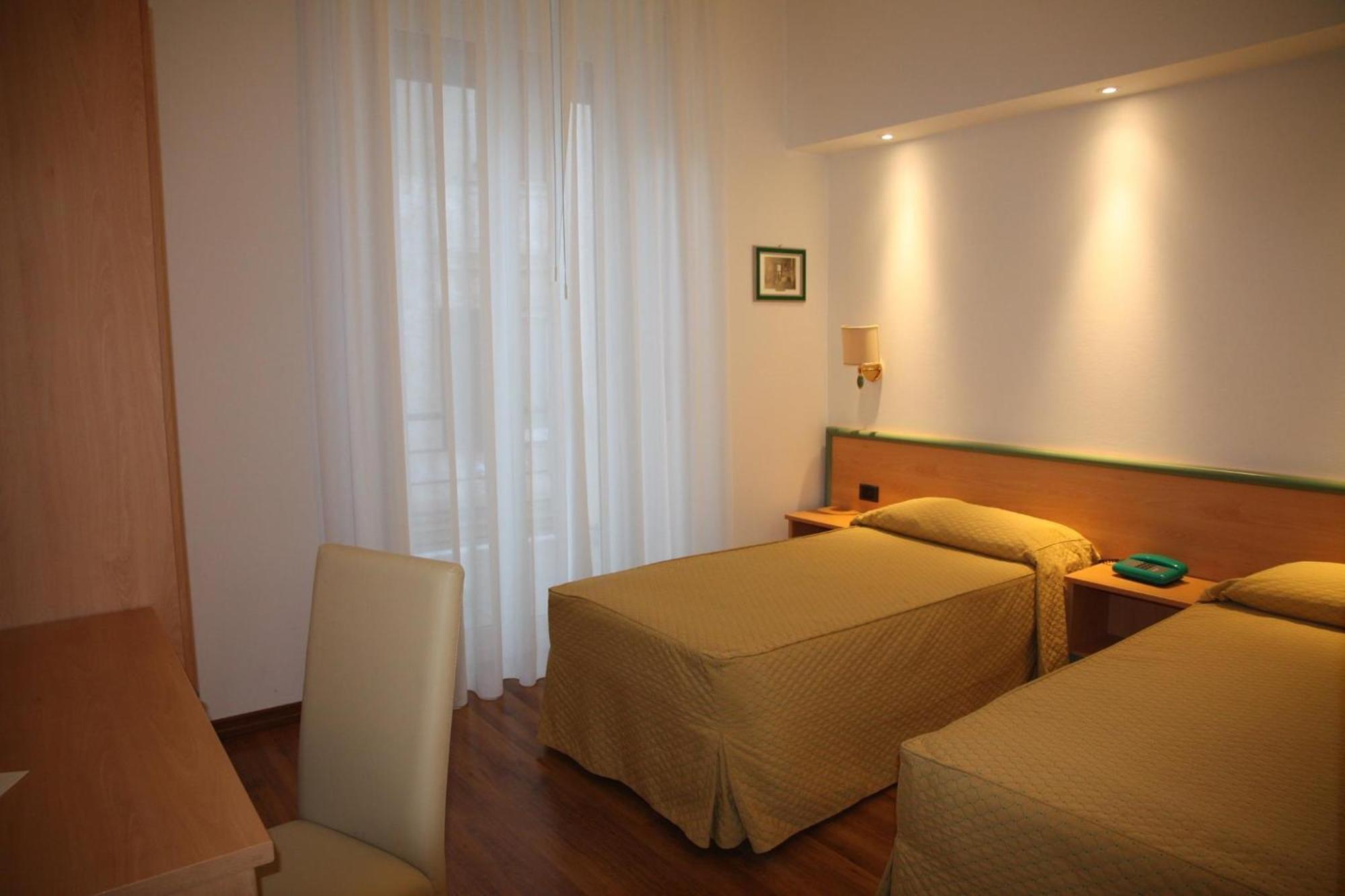 Hotel Iris Génova Habitación foto